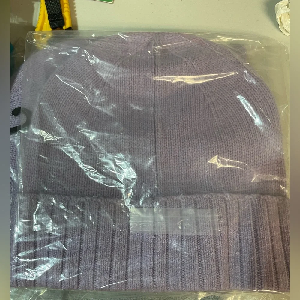Uniqlo Purple Cashmere Knit Beanie
